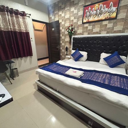 Hotel Ankit Near Assi Ghat พาราณสี ภายนอก รูปภาพ